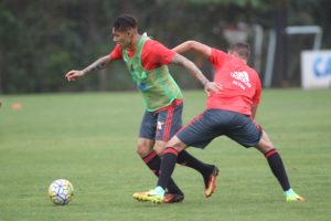 Guerrero no treino de sexta-feira (16) no CT George Helal. Foto: Gilvan de Souza