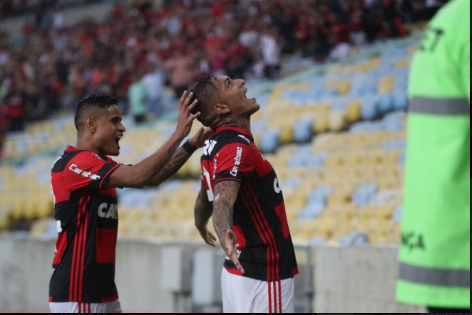 Doping não fez Flamengo desistir de Guerrero. Foto: Gilvan de Souza