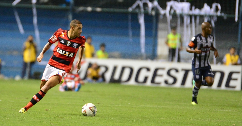 flamengo-emelec-paulinho