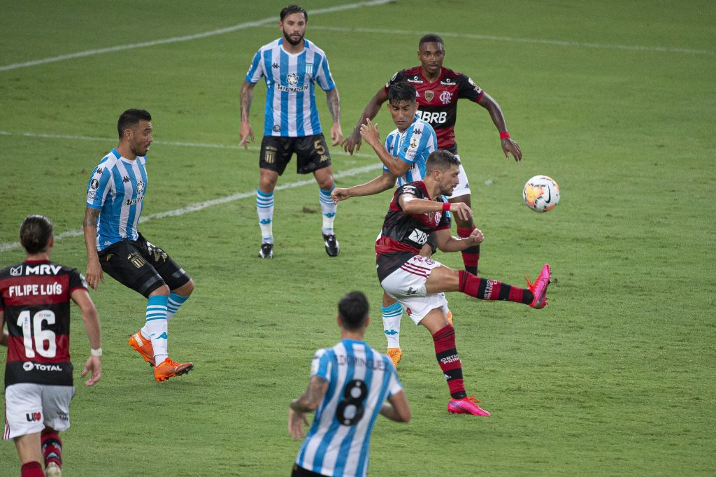 erros defensivos do flamengo