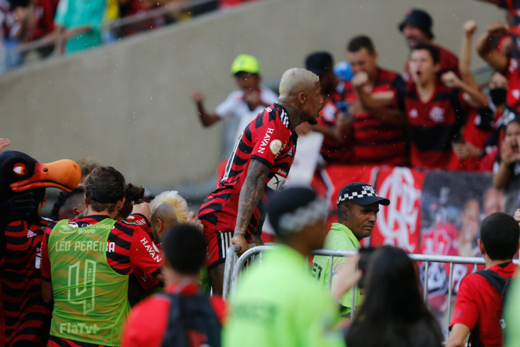 O agora confiante Marinho é mais um jogador que Dorival "resgatou" com a camisa do Flamengo 