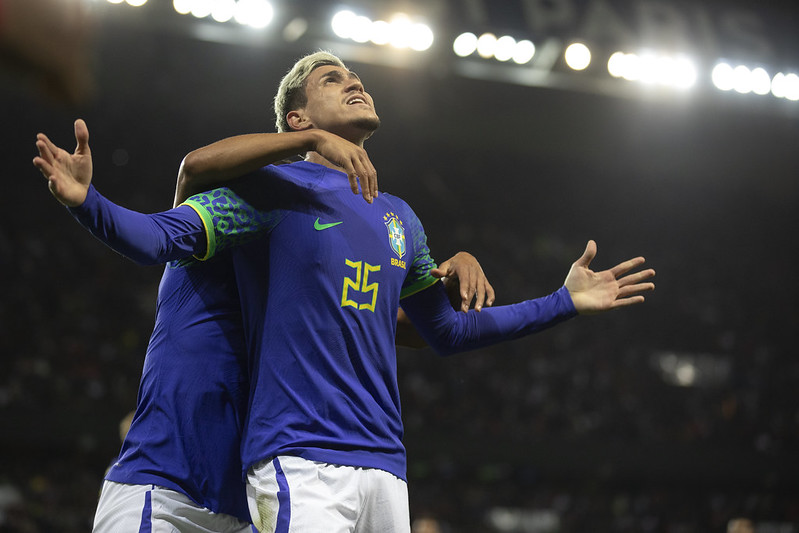 Rivaldo destaca característica que faz Seleção 'precisar' de Pedro