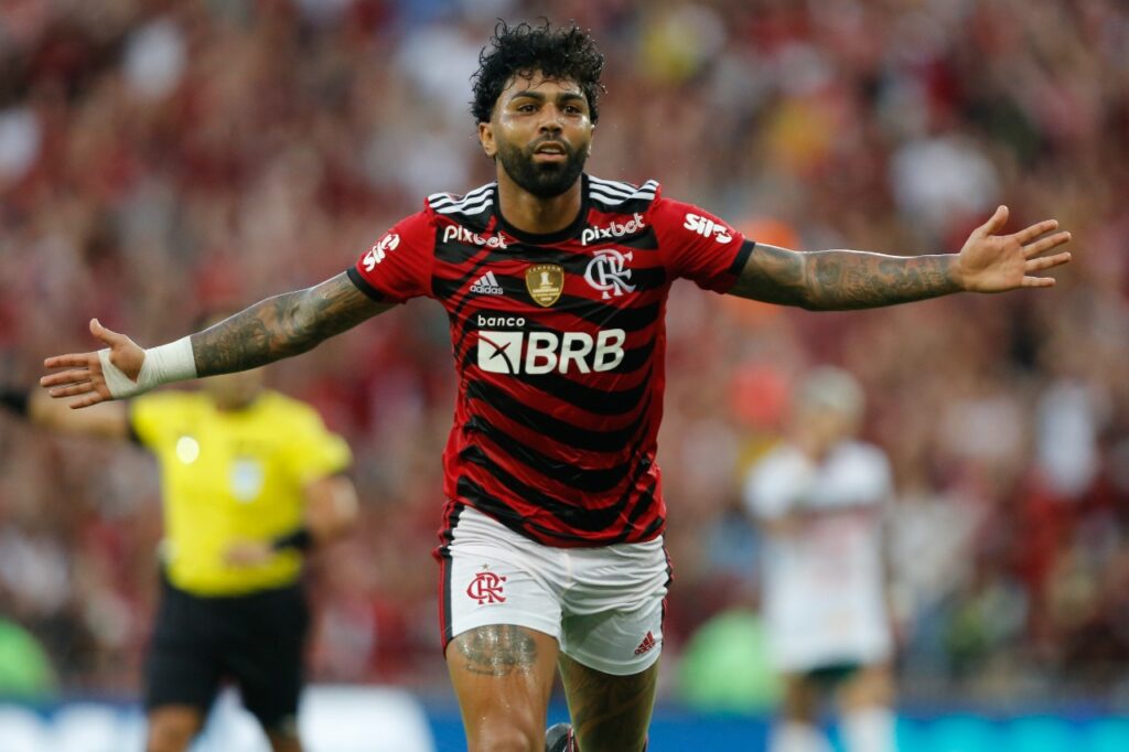 Gabigol comemorando gol