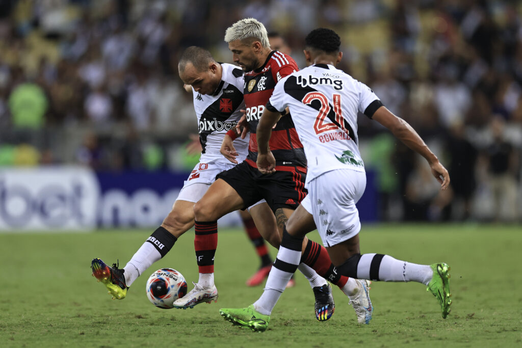 Arrascaeta durante jogo entre Flamengo e Vasco