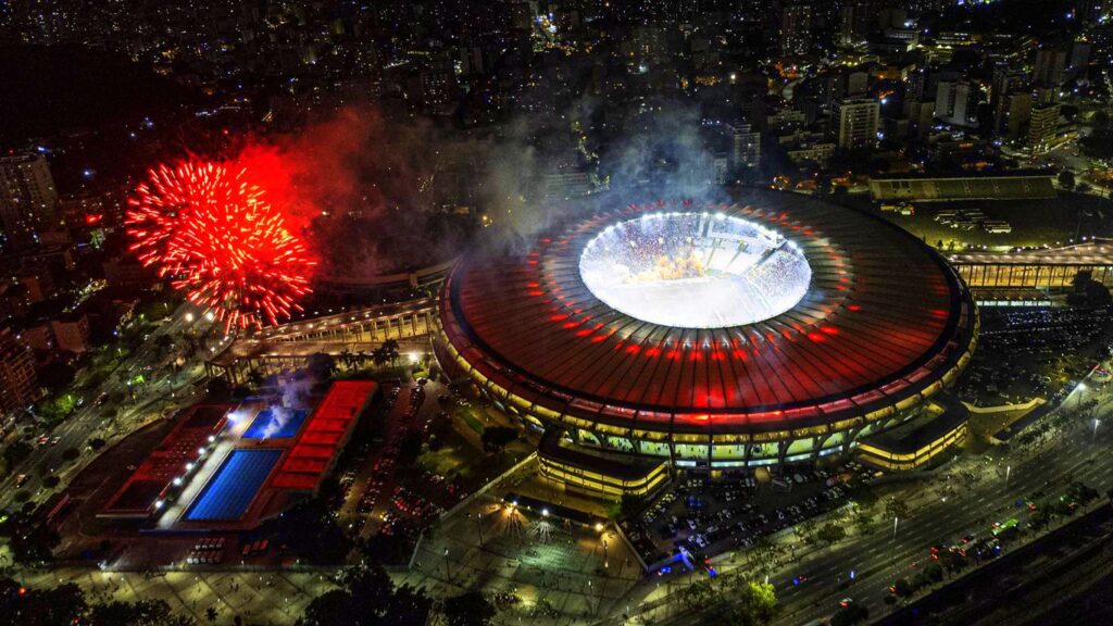 Maracanã em dia de jogo do Flamengo