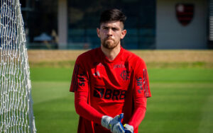 Rossi humilha Matheus Cunha em enquete sobre titular na final da Copa do Brasil