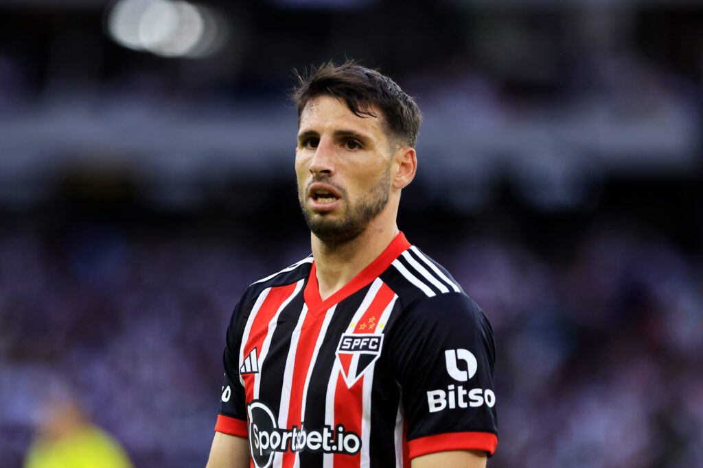 Calleri em jogo do São Paulo; atacante argentino é principal esperança dos paulista na final da Copa do Brasil contra o Flamengo