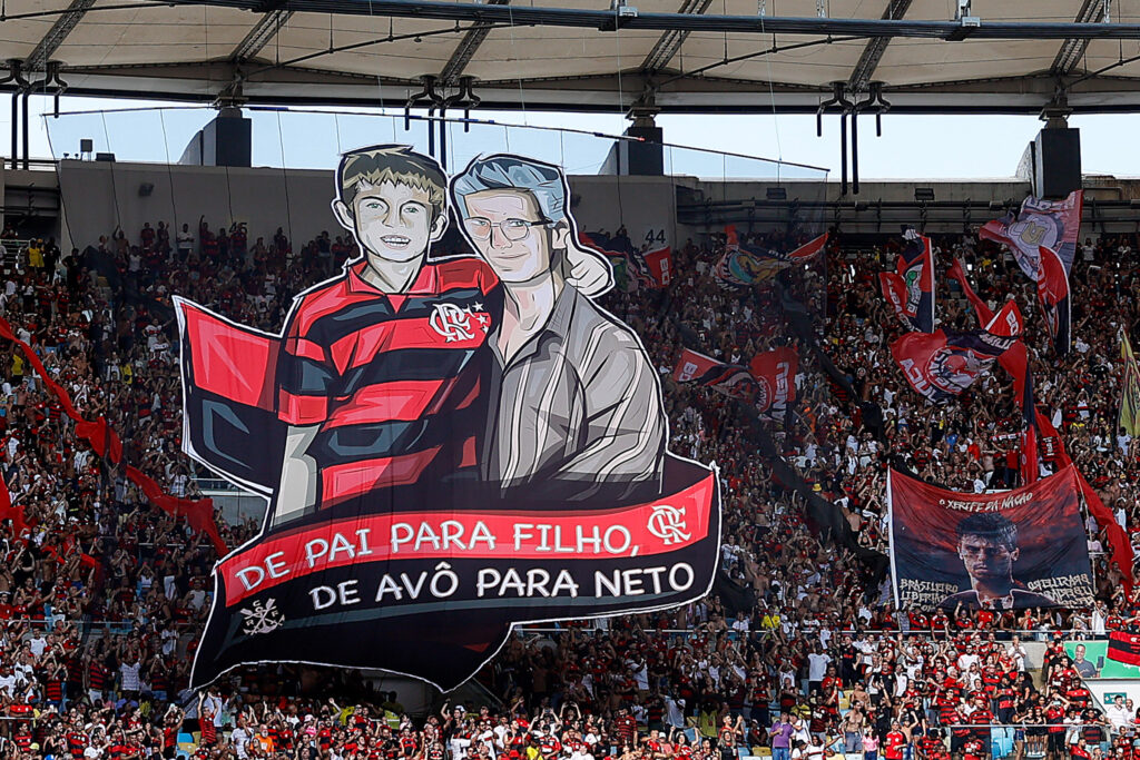 Filipe Luis se despediu do Flamengo no Maracanã ao lado de Rodrigo Caio