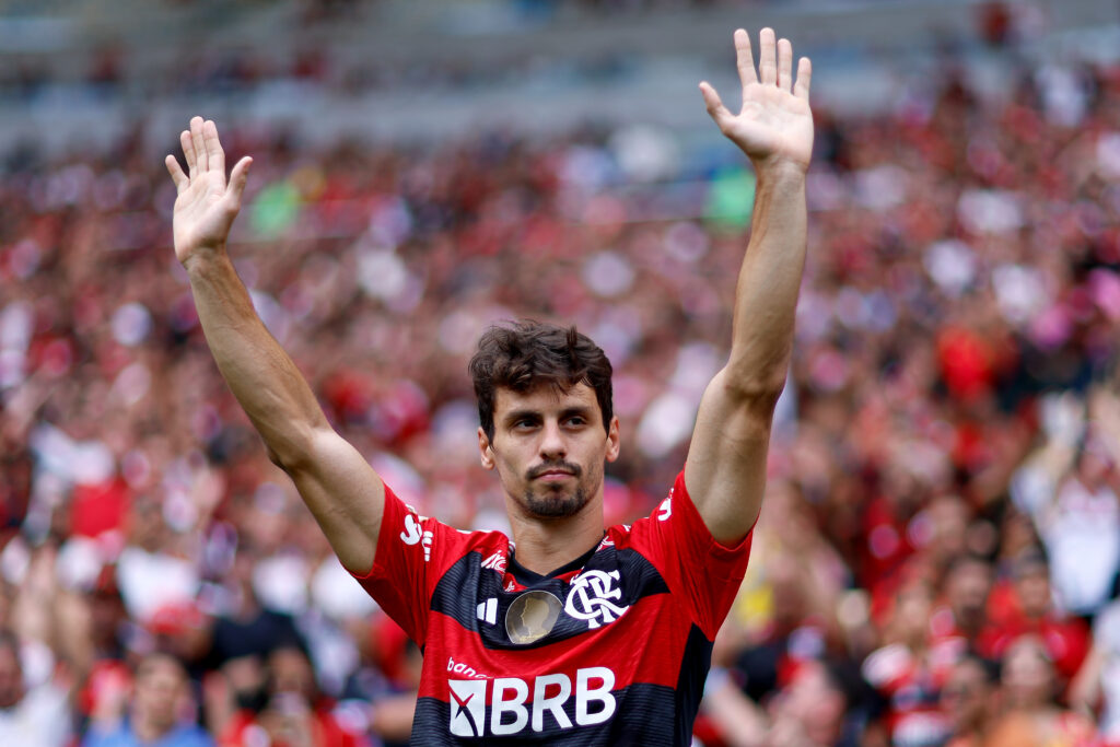 Com patch especial na camisa, Rodrigo Caio agradece apoio da torcida 