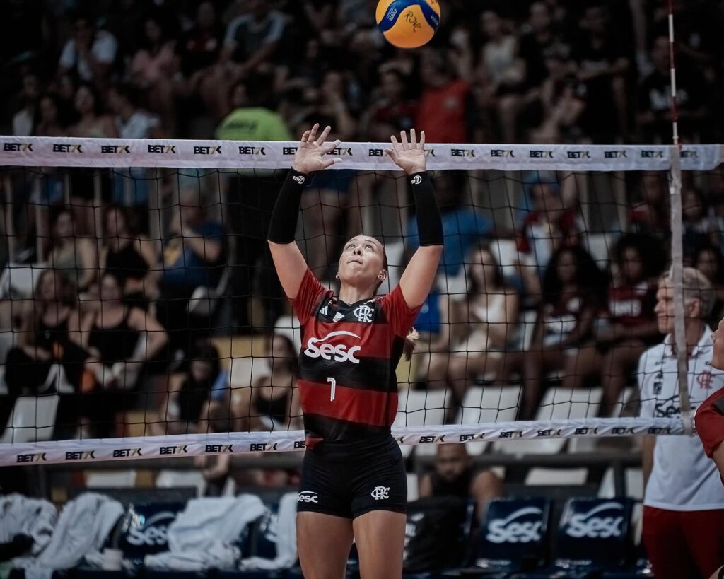 Rose em jogo do Sesc Flamengo; levantadora segue na equipe para 24/25