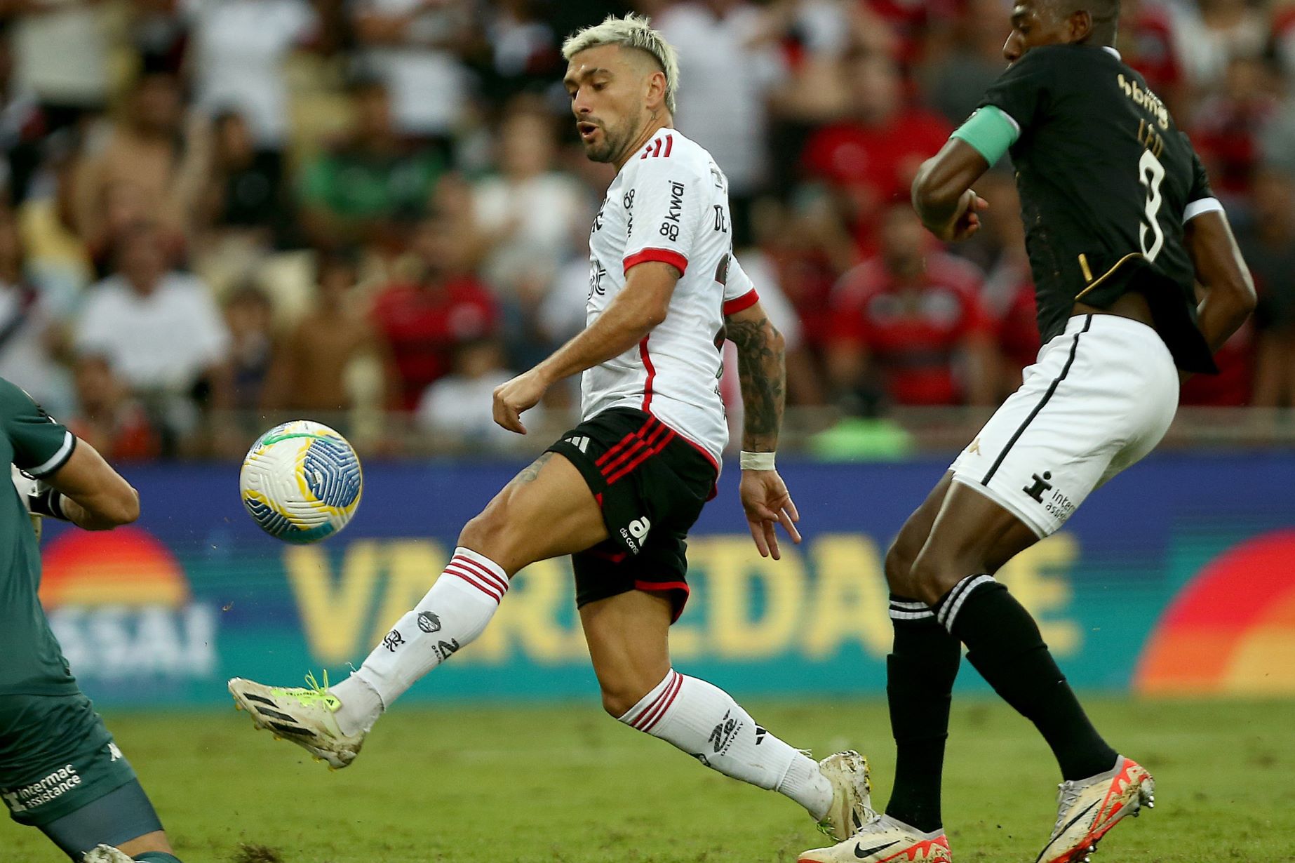 Flamengo 6x1 Vasco: um ano da maior goleada rubro-negra no clássico