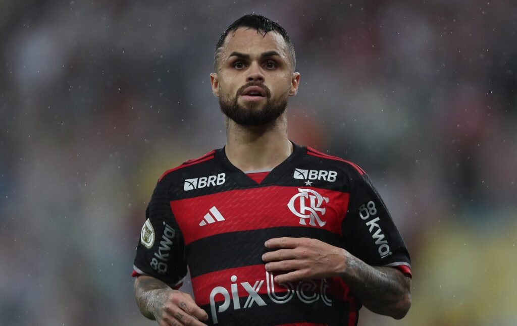 Michael com expressão concentrada em jogo pelo Flamengo