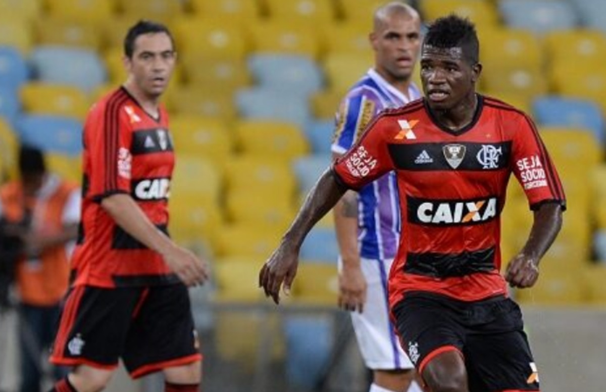 feijão ex-flamengo em ação no campeonato carioca