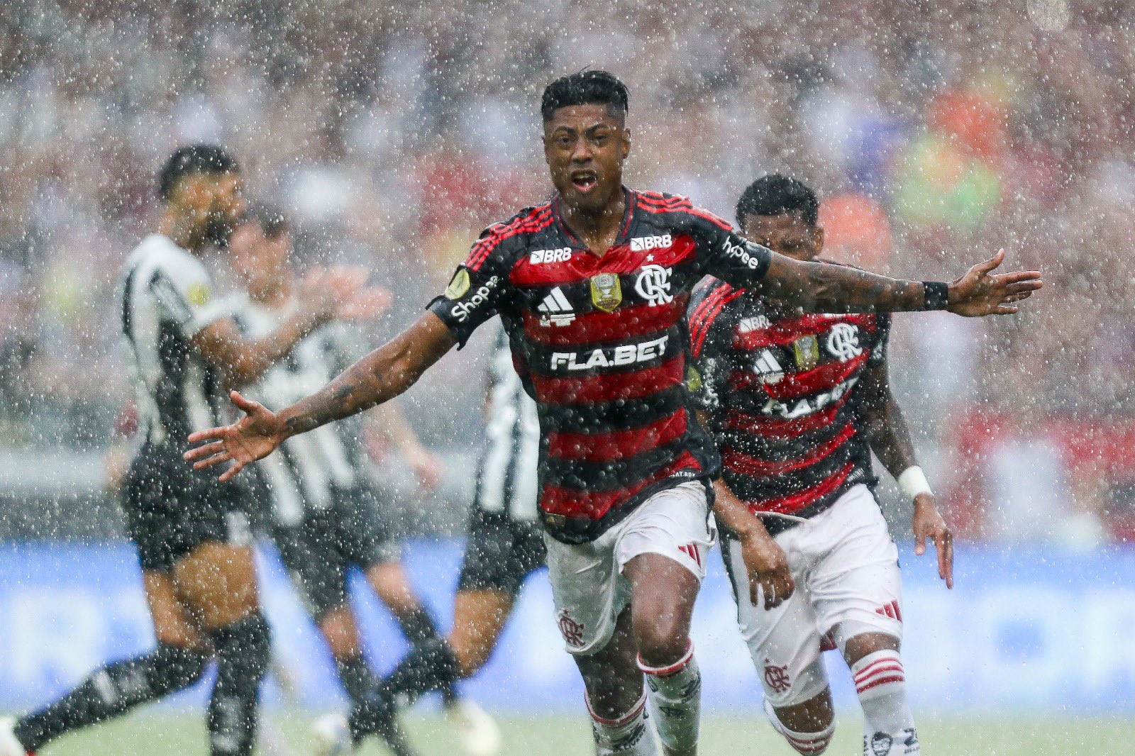 Bruno Henrique comemora gol em Botafogo x Flamengo Supercopa do Brasil