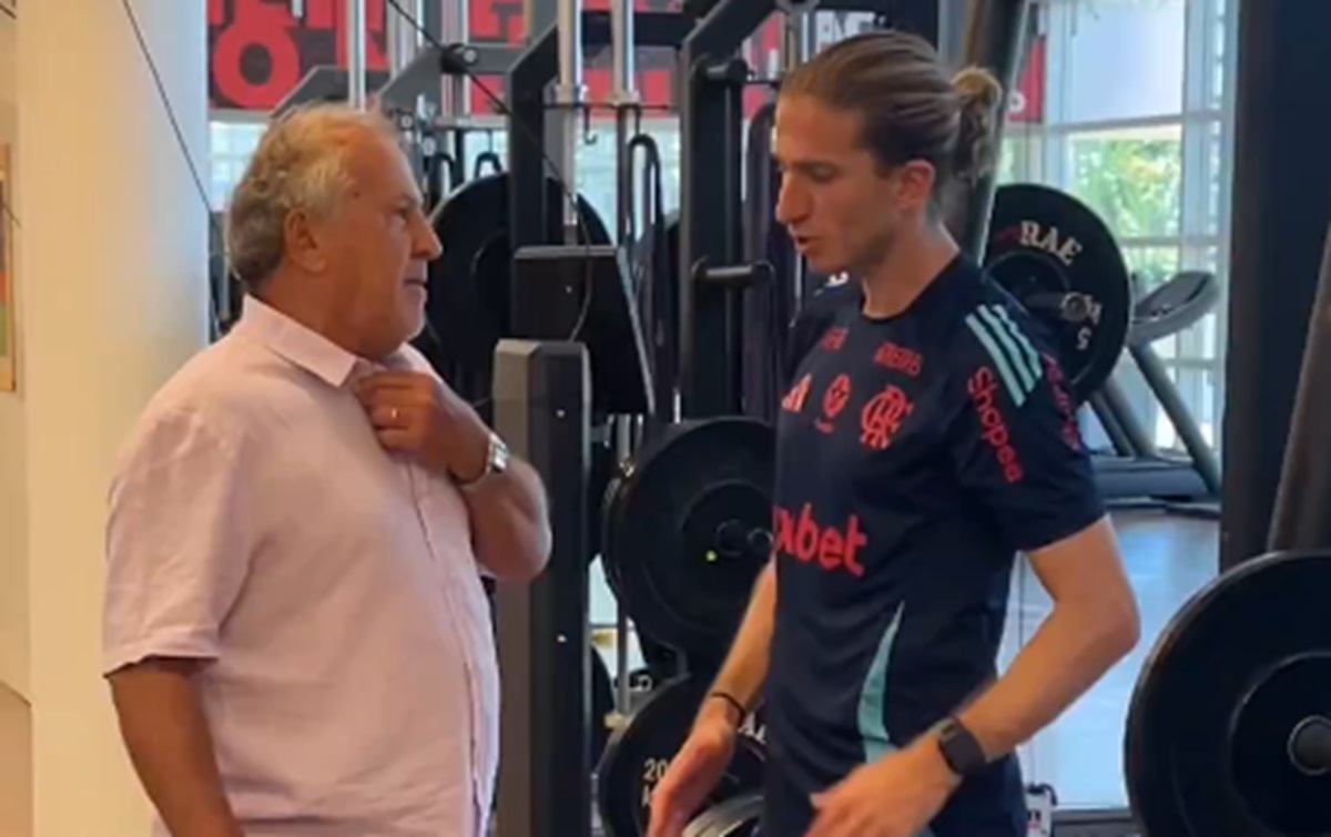 Zico enaltece gestão de Filipe Luís com elenco do Flamengo