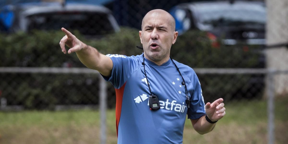 Técnico do Cruzeiro não vê Flamengo desgastado para Brasileirão: 'Ninguém tá cansado com quatro meses'