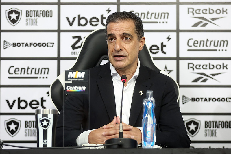 Renato Paiva confirma três baixas no Botafogo para duelo contra Flamengo