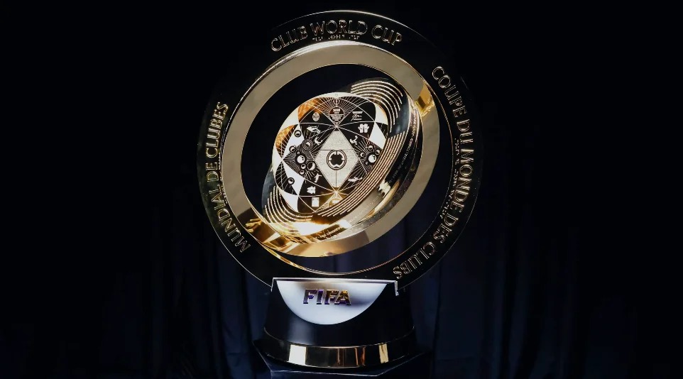 Flamengo promove exposição do troféu do Mundial de Clubes
