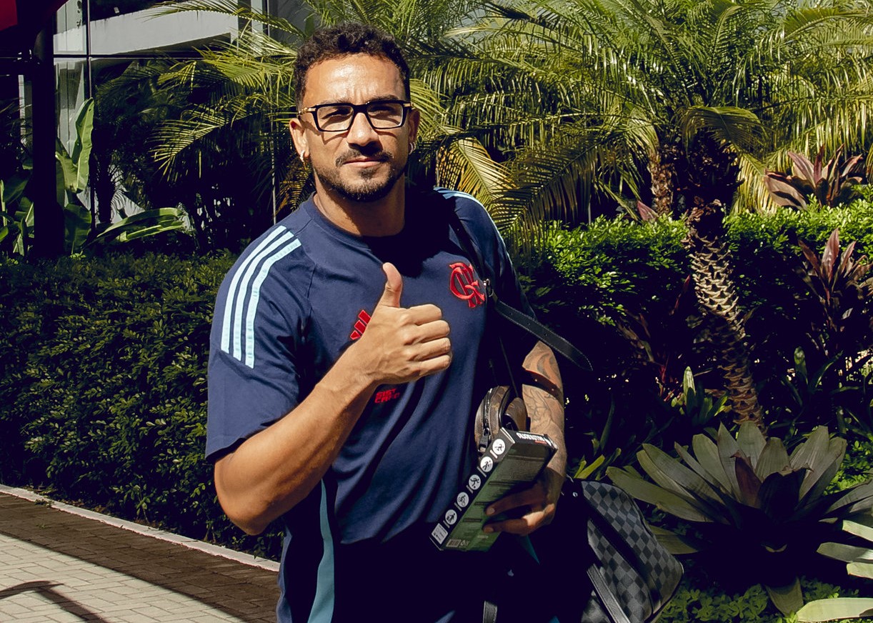 Danilo celebra liderança do Flamengo, mas manda recado: ‘Sem ilusão’