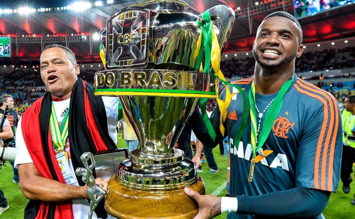 Felipe comemorando título da Copa do Brasil de 2013