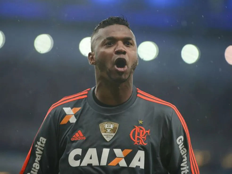 Felipe com a camisa do Flamengo em 2014