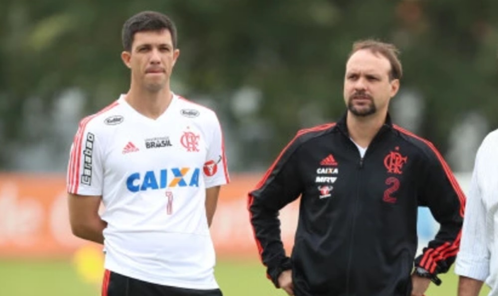Athletico-PR demite ex-técnico do Flamengo na Série B