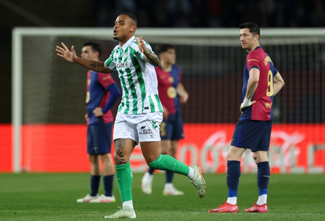Natan marca e ajuda Real Bétis no empate contra o Barelona