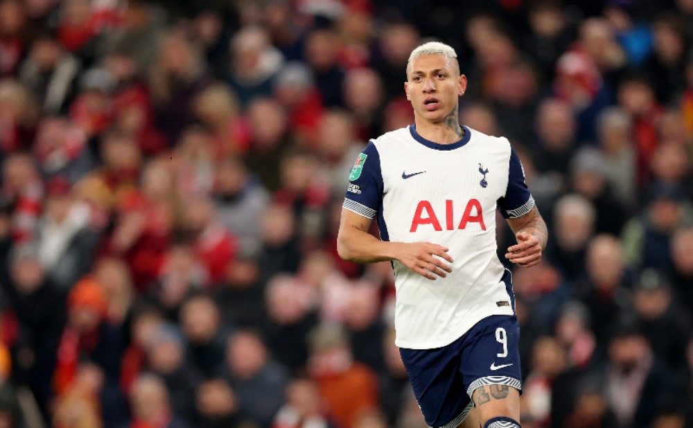 Cabe no Flamengo? Tottenham toma decisão sobre futuro de Richarlison