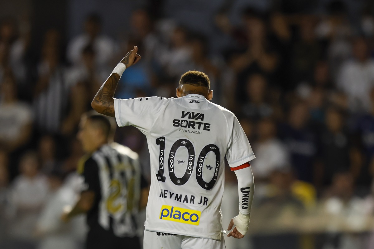 Após flerte com Flamengo, Neymar define onde jogará até final de 2025