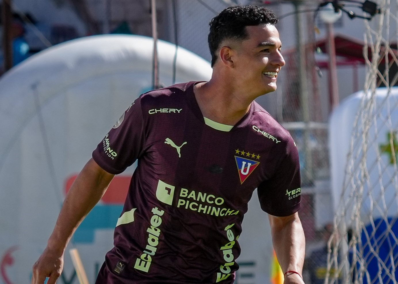 LDU escala time misto e vence Macará antes de jogo contra Flamengo