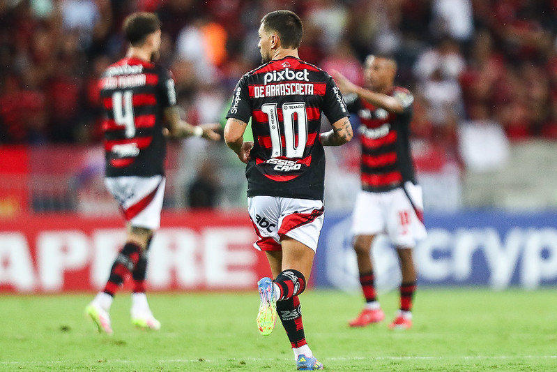 Arrascaeta atinge marca histórica na Libertadores contra LDU