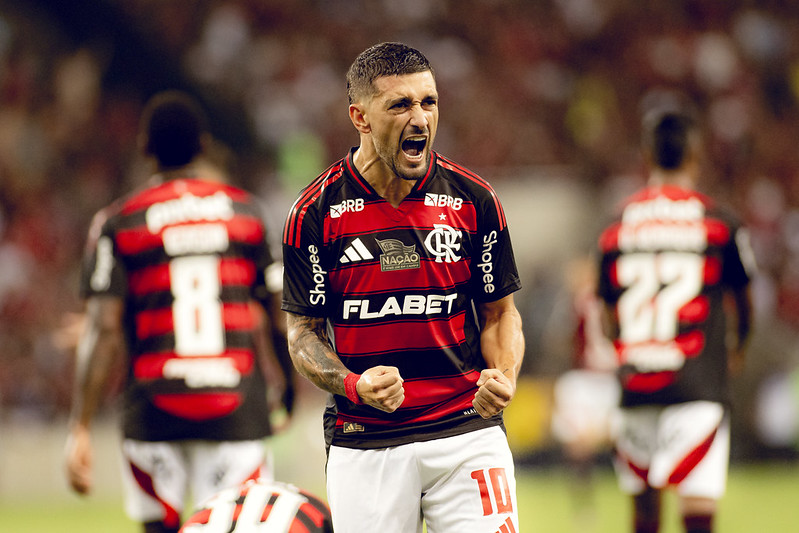 Em fase artilheira no Flamengo, Arrascaeta supera média de 2019