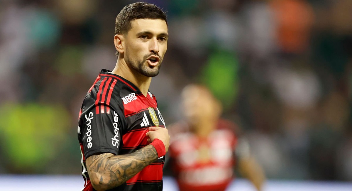 arrascaeta vibra com gol do flamengo sobre o palmeiras