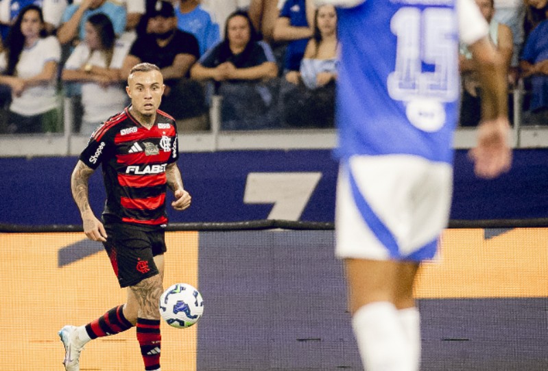 Flamengo atualiza situação de Everton Cebolinha