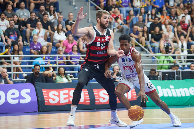 Flamengo domina Franca fora de casa e larga na frente pela semifinal do NBB
