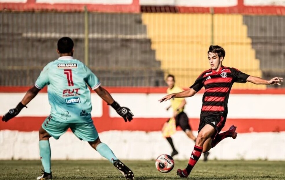 Flamengo goleia Bangu e encaminha vaga na semifinal do Carioca Sub-17