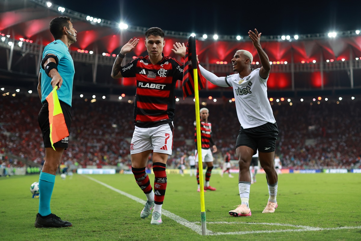 Chororô clássico: árbitro registra reclamações do Botafogo em súmula
