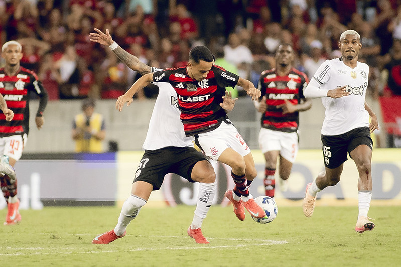 A ausência de um reserva para Arrascaeta ainda vai matar o Flamengo