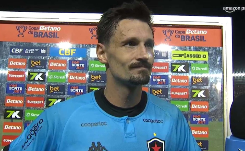 Goleiro do Botafogo-PB supera drama familiar e enaltece Flamengo: 'Melhor time do Brasil'