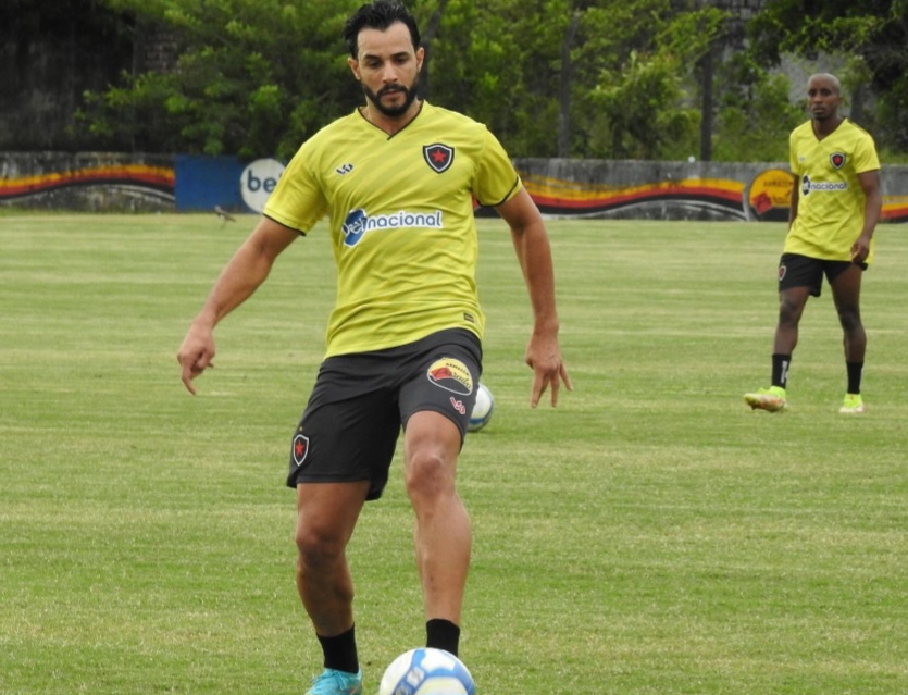 Dourado reserva, problemas físicos e reformulação: Botafogo-PB vive instabilidade