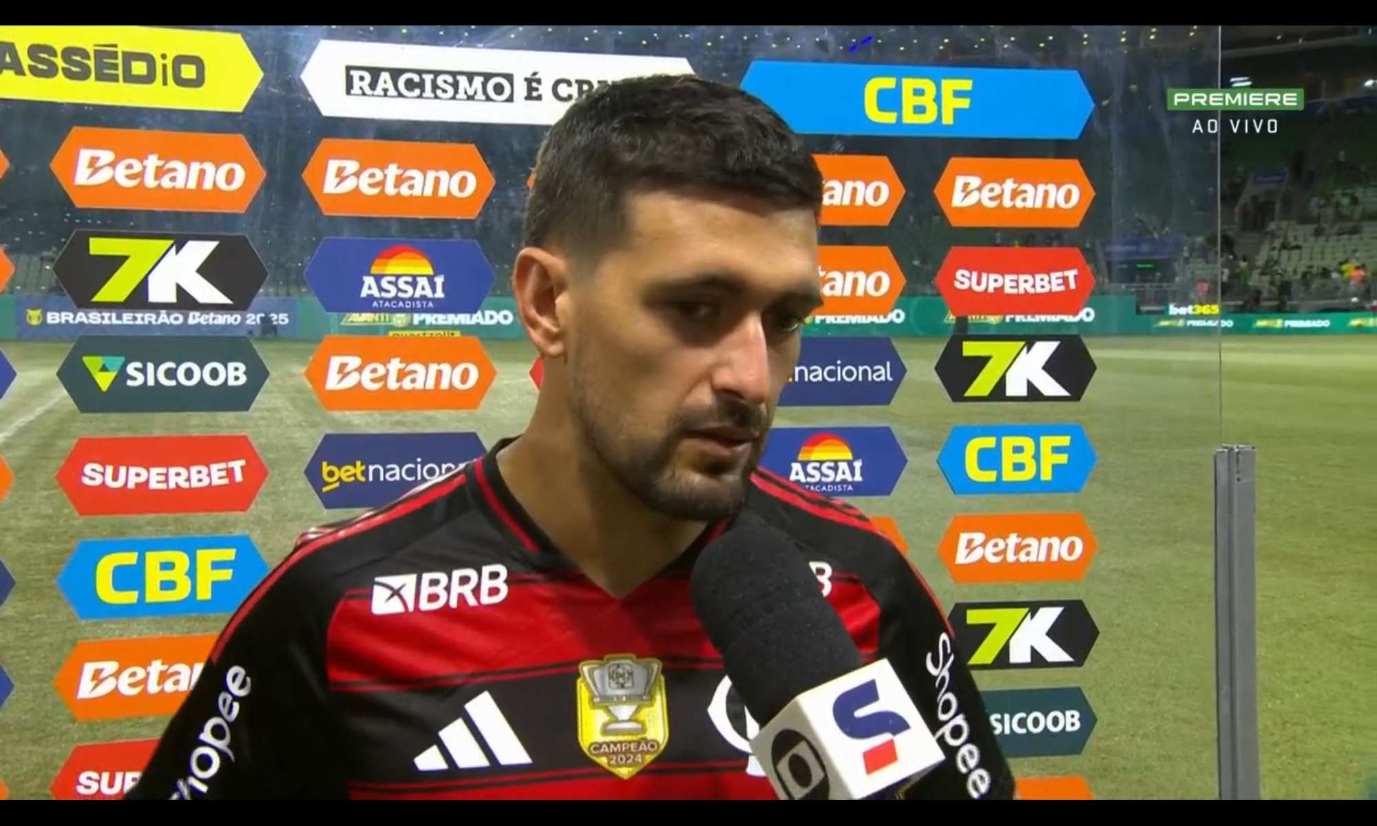 Artilheiro do Brasileirão, Arrascaeta celebra vitória sobre Palmeiras e defende pênalti: ‘Me freou com o braço'