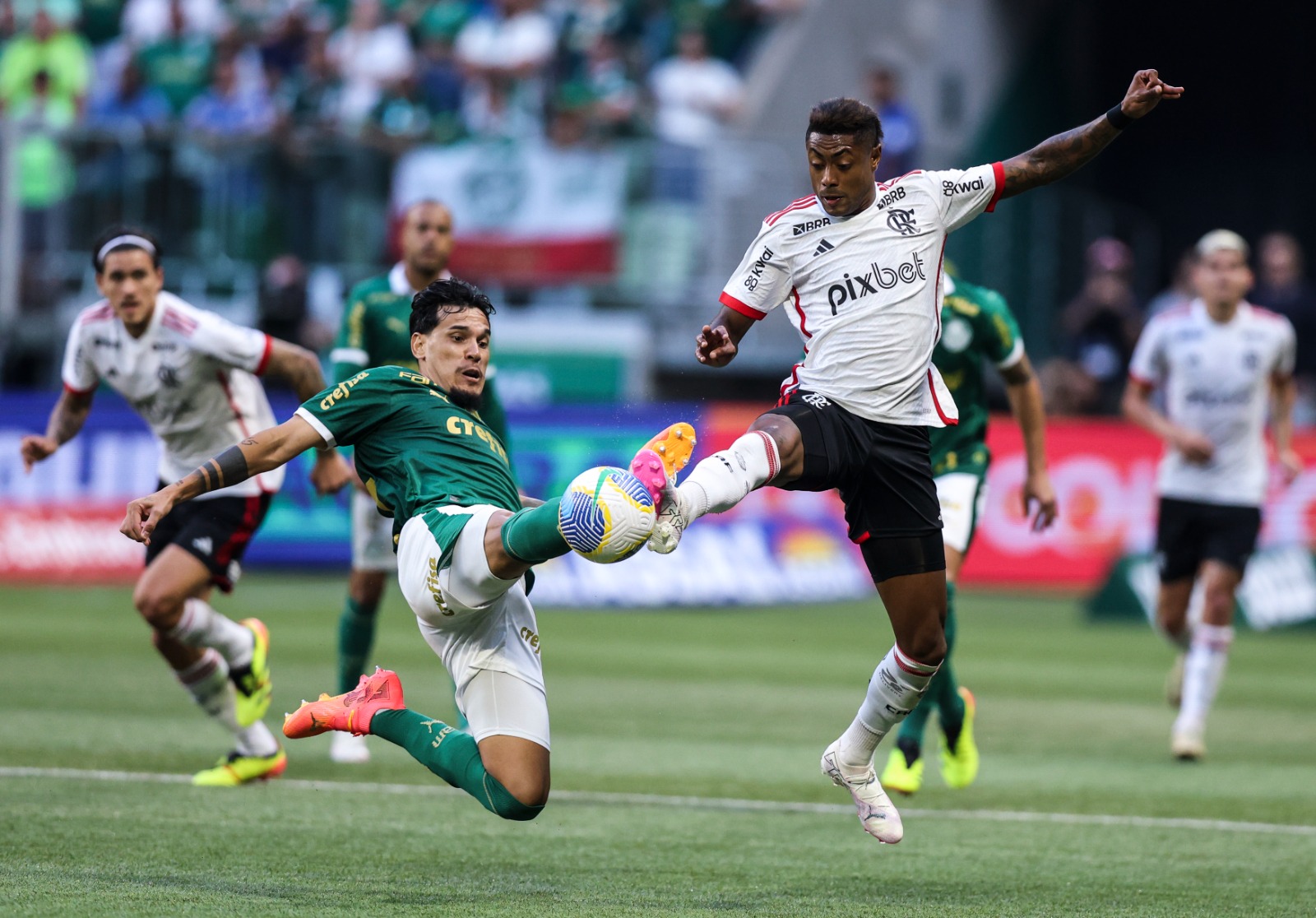 Flamengo e Palmeiras empatam em 'mano a mano' da TNT Sports