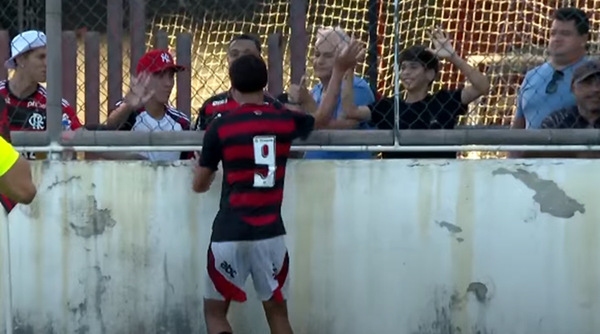 Pedro Leão brilha, Flamengo vence Bahia e sobe no Brasileirão Sub-20