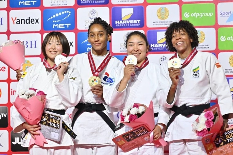 Rafaela Silva conquista primeira medalha em nova categoria