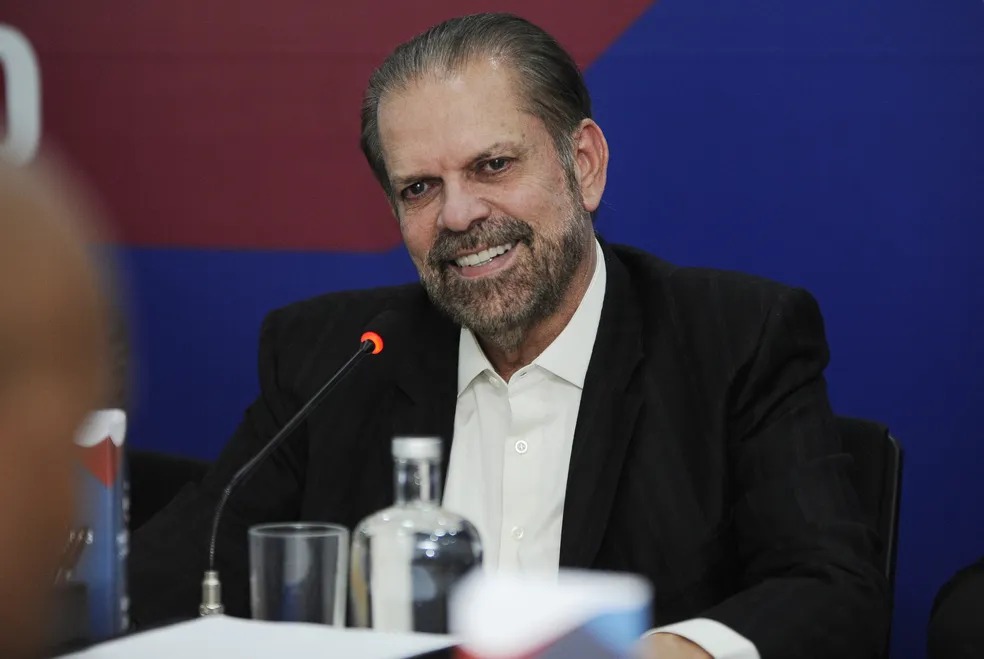 Reinaldo Carneiro Bastos anuncia candidatura à presidência da CBF