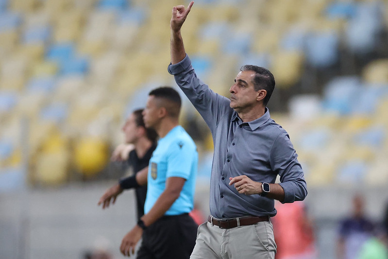 Após 0x0, técnico do Botafogo elogia atuação e diz que tirou Flamengo da zona de conforto