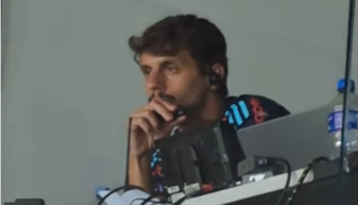 Rodrigo Caio seguirá trabalhando das cabines? Filipe Luís explica situação
