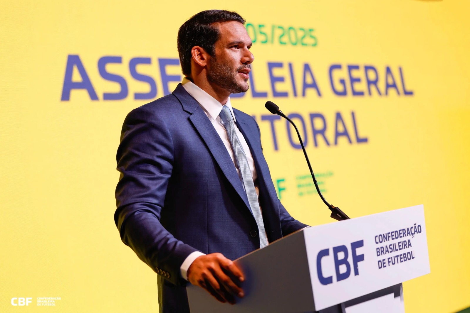 Com boicote do Flamengo e mais clubes, Samir Xaud é eleito presidente da CBF