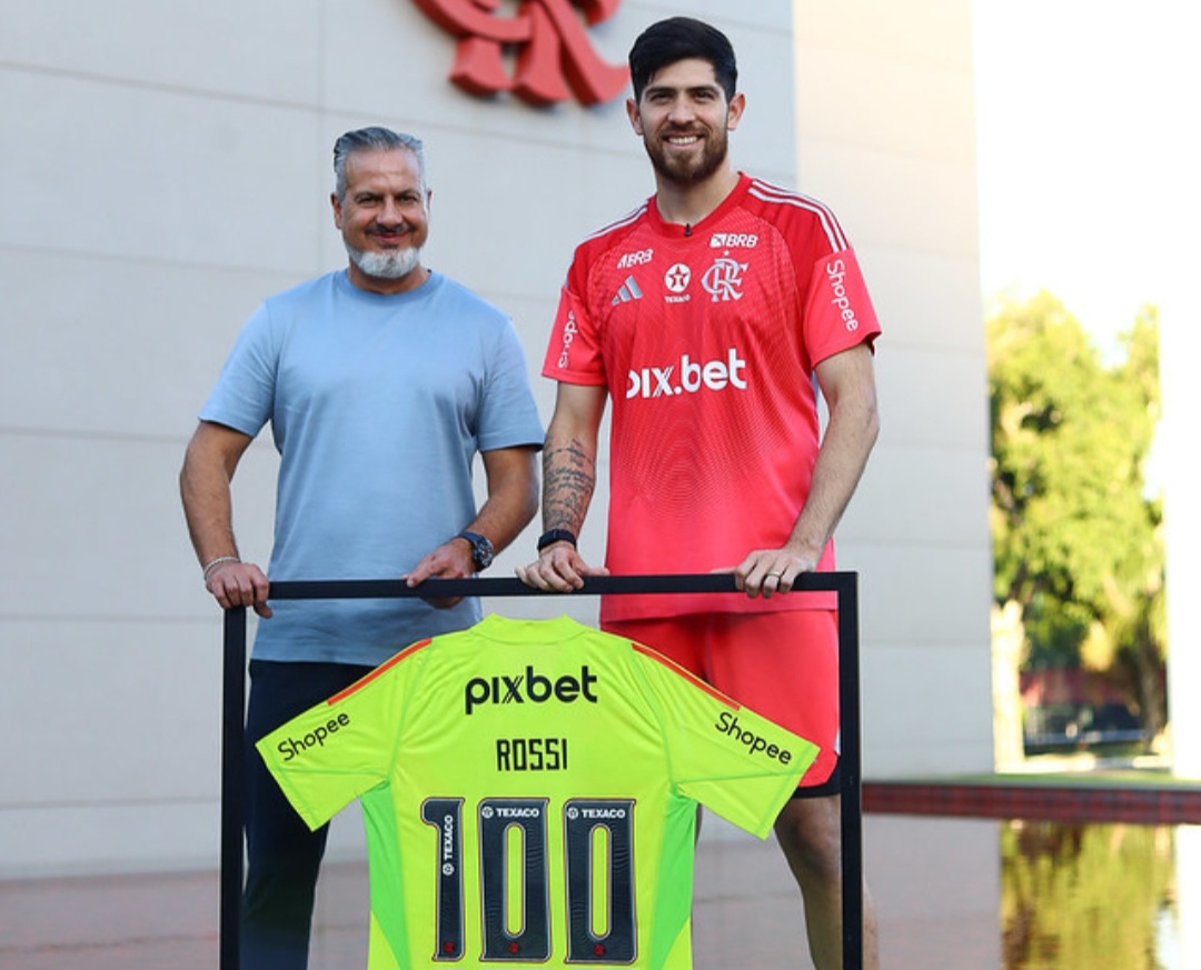Rossi celebra homenagem por 100 jogos no Flamengo e tranquiliza: 'Vou ficar'