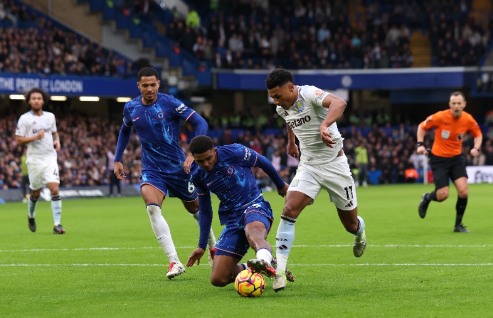 Chelsea mira destaque do Aston Villa para disputa do Mundial